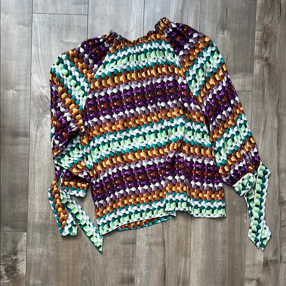 Colorful Geometric Patterned Blouse - Picture 9 of 11